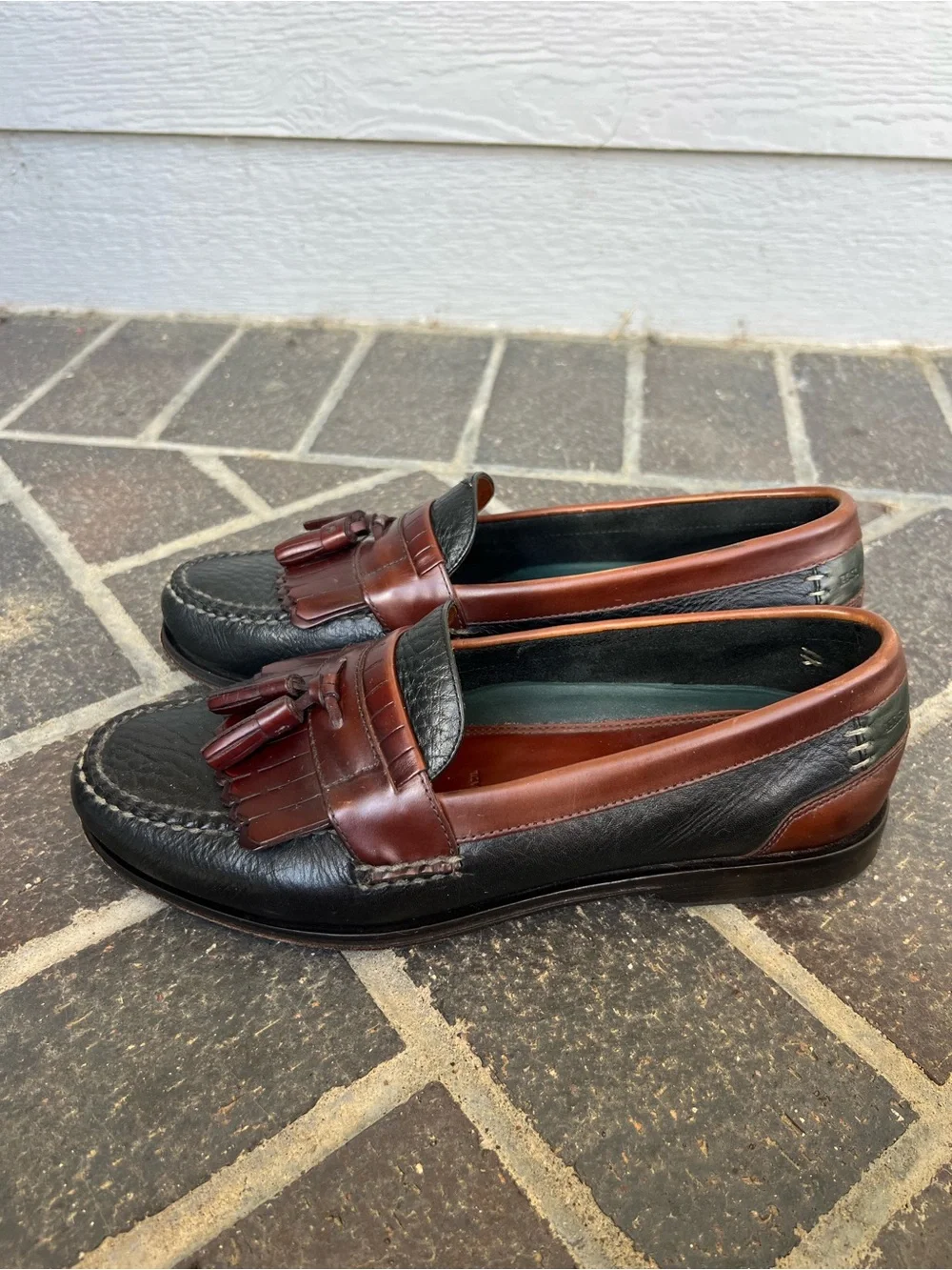 EUC Men’s 8.5 H.S. Trask Leather Tassel Kiltie Loafers
